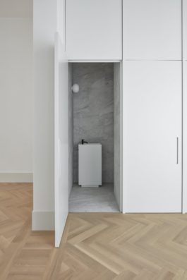 Studio Jan Vermeulen - appartement refurbishment renovation anvers antwerp white timber floor Studio Jan Vermeulen, Architecture & Urbanism